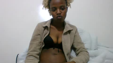 Snapshot of tiny_charm chatting on July 13, 2026, 10:12 pm tiny_charm online show from July 13, 2026, 10:12 pm