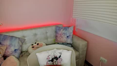 Snapshot of tiny_cora chatting on April 19, 2026, 4:50 pm tiny_cora online show from April 19, 2026, 4:50 pm