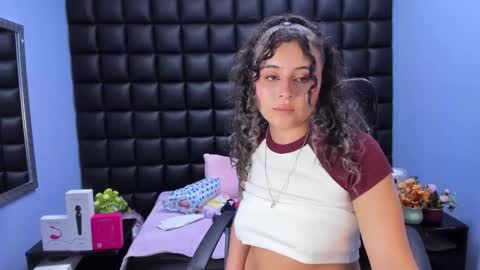 Snapshot of tiny_love_ chatting on February 11, 2026, 4:06 am tiny online show from February 11, 2026, 4:06 am