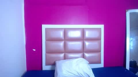 tiny_sarah1 online show from February 24, 2026, 7:39 am