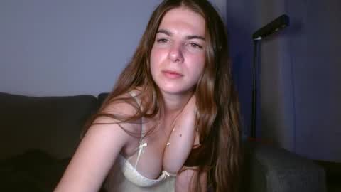Snapshot of tinyheat chatting on June 13, 2026, 12:30 am Tiny online show from June 13, 2026, 12:30 am