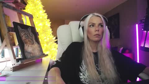 Snapshot of tinykylie chatting on February 20, 2026, 6:26 am stage Kylie Sinner brand CLITBAIT online show from February 20, 2026, 6:26 am