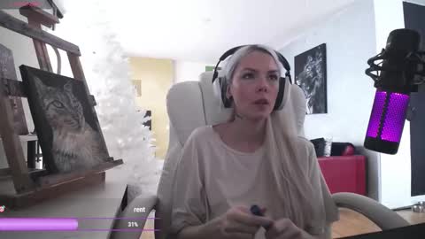 Snapshot of tinykylie chatting on February 21, 2026, 12:28 pm stage Kylie Sinner brand CLITBAIT online show from February 21, 2026, 12:28 pm