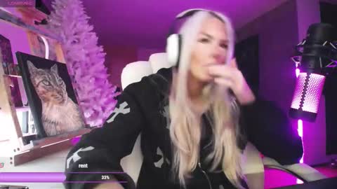 Snapshot of tinykylie chatting on February 22, 2026, 12:34 am stage Kylie Sinner brand CLITBAIT online show from February 22, 2026, 12:34 am