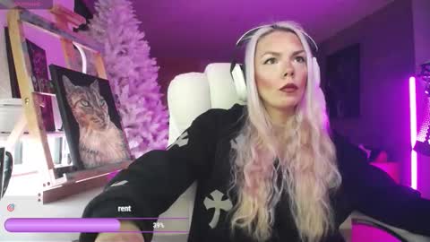 Snapshot of tinykylie chatting on February 24, 2026, 10:19 pm stage Kylie Sinner brand CLITBAIT online show from February 24, 2026, 10:19 pm