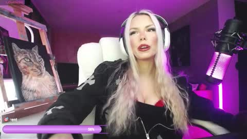 Snapshot of tinykylie chatting on March 1, 2026, 1:29 am stage Kylie Sinner brand CLITBAIT online show from March 1, 2026, 1:29 am