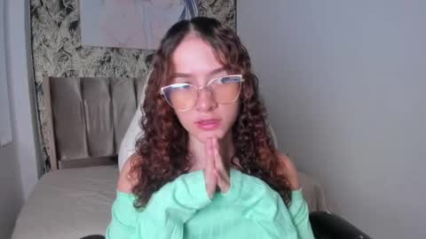 Snapshot of tinysophi chatting on June 4, 2026, 2:23 pm tinysophi online show from June 4, 2026, 2:23 pm