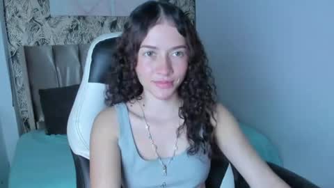 Snapshot of tinysophi chatting on July 5, 2026, 3:19 pm tinysophi online show from July 5, 2026, 3:19 pm