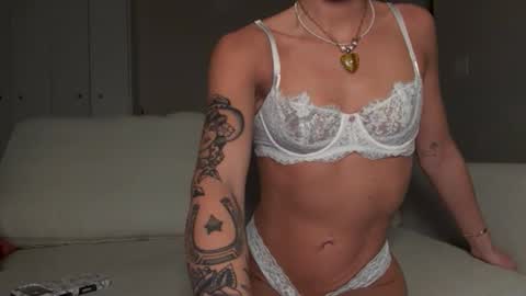 tinytayy online show from April 2, 2026, 1:25 am