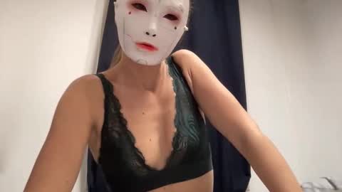 Tinks online show from October 25, 2025, 3:36 am