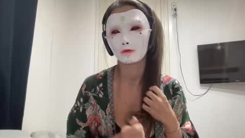 Tinks online show from January 13, 2026, 9:42 pm