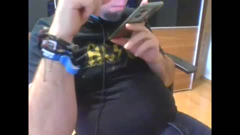 Snapshot of tirolerboy27 chatting on January 9, 2025, 2:18 pm Tirolerboy27 online show from January 9, 2025, 2:18 pm