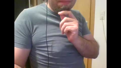 Snapshot of tirolerboy27 chatting on February 6, 2025, 3:31 pm Tirolerboy27 online show from February 6, 2025, 3:31 pm