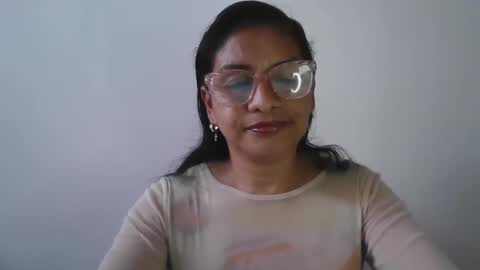 Ester online show from December 8, 2024, 9:30 pm