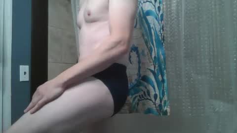 tittyzandbeer online show from November 3, 2025, 9:54 am