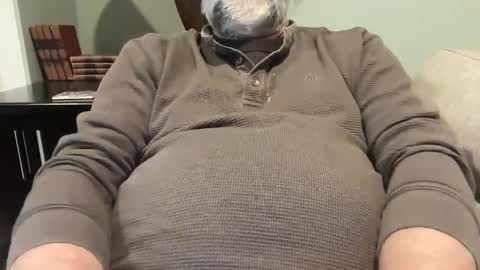 Snapshot of tjbear101 chatting on February 9, 2025, 1:14 pm tjbear101 online show from February 9, 2025, 1:14 pm