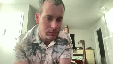 Snapshot of tleigh24 chatting on December 24, 2024, 10:06 pm tleigh24 online show from December 24, 2024, 10:06 pm