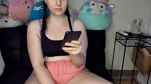 toddharley29 online show from November 19, 2025, 5:40 am