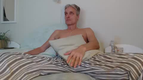 Daniel Bisexual uncut 20cm online show from December 8, 2024, 3:13 pm