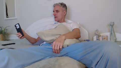 Daniel Bisexual uncut 20cm online show from January 11, 2025, 3:09 pm