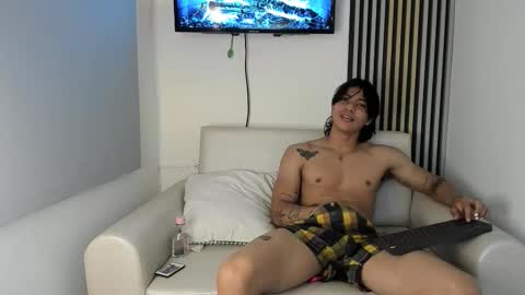 toji lee online show from October 19, 2025, 2:34 am