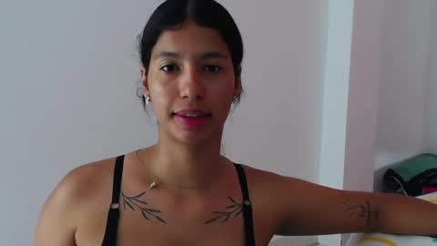 Snapshot of tokihoney chatting on December 14, 2024, 7:57 pm Adela y juan online show from December 14, 2024, 7:57 pm