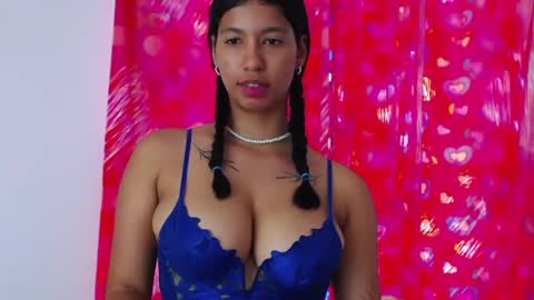 Snapshot of tokihoney chatting on December 16, 2024, 6:05 pm Adela y juan online show from December 16, 2024, 6:05 pm