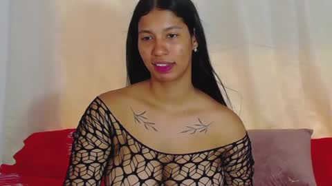 Snapshot of tokihoney chatting on January 31, 2025, 8:43 pm Adela y juan online show from January 31, 2025, 8:43 pm
