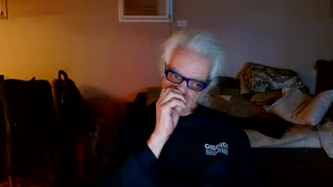 tom112292014 online show from December 31, 2024, 2:51 am