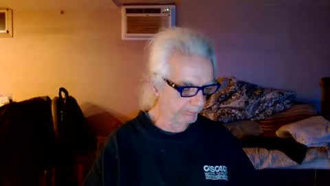 tom112292014 online show from January 3, 2025, 3:27 am