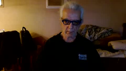 tom112292014 online show from January 3, 2025, 1:36 pm