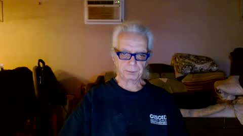 tom112292014 online show from January 6, 2025, 2:47 pm