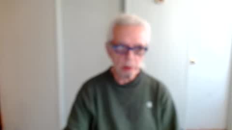 tom112292014 online show from January 15, 2025, 3:50 pm