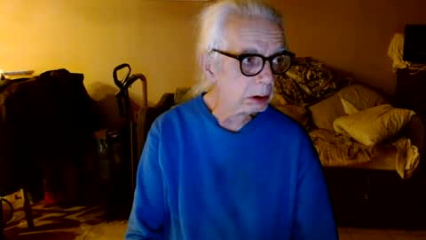 tom112292014 online show from December 4, 2025, 2:43 am