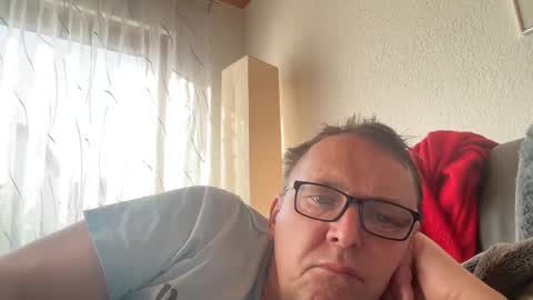 Snapshot of tom6644 chatting on March 8, 2025, 8:22 am Tom online show from March 8, 2025, 8:22 am