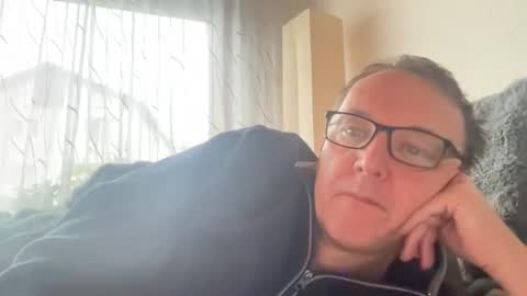 Snapshot of tom6644 chatting on November 16, 2025, 12:55 pm Tom online show from November 16, 2025, 12:55 pm