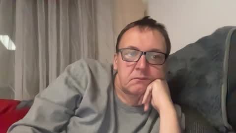 Snapshot of tom6644 chatting on November 26, 2025, 3:57 pm Tom online show from November 26, 2025, 3:57 pm