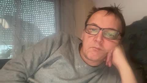 Tom online show from December 5, 2025, 3:09 pm