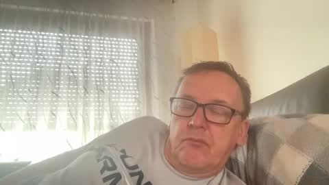 Snapshot of tom6644 chatting on June 11, 2026, 4:27 pm Tom online show from June 11, 2026, 4:27 pm
