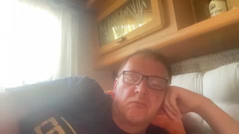 Snapshot of tom6644 chatting on July 18, 2026, 8:40 am Tom online show from July 18, 2026, 8:40 am