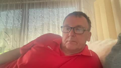 Snapshot of tom6644 chatting on July 22, 2026, 9:01 am Tom online show from July 22, 2026, 9:01 am