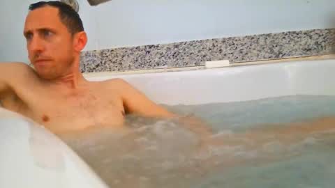 Snapshot of tom6801 chatting on January 14, 2026, 5:40 pm Tom online show from January 14, 2026, 5:40 pm