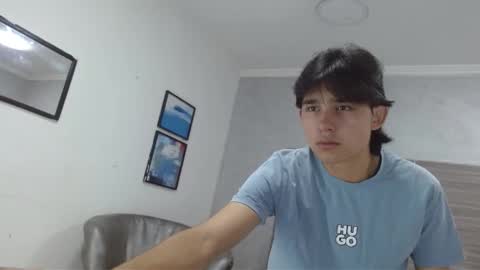 tom_0002 online show from October 26, 2025, 7:53 pm