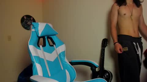 tom online show from October 6, 2025, 1:47 am