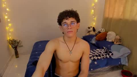 Tom Blue online show from November 7, 2025, 3:23 pm