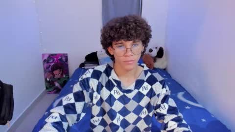 Tom Blue online show from March 4, 2026, 1:33 am