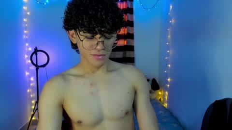 Tom Blue online show from April 9, 2026, 2:22 pm