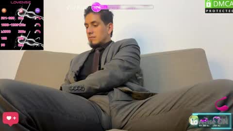 Snapshot of tom_blunt96 chatting on June 8, 2026, 4:02 am TOM online show from June 8, 2026, 4:02 am