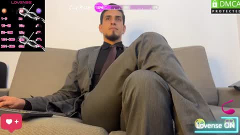 Snapshot of tom_blunt96 chatting on June 12, 2026, 4:17 pm TOM online show from June 12, 2026, 4:17 pm