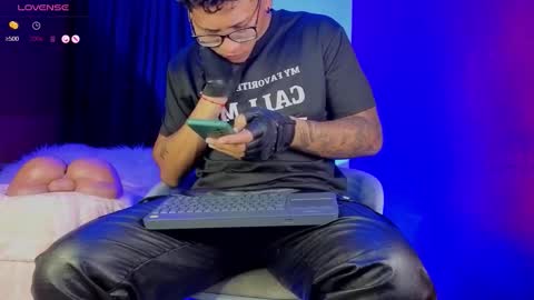 Tom online show from October 5, 2025, 11:35 pm